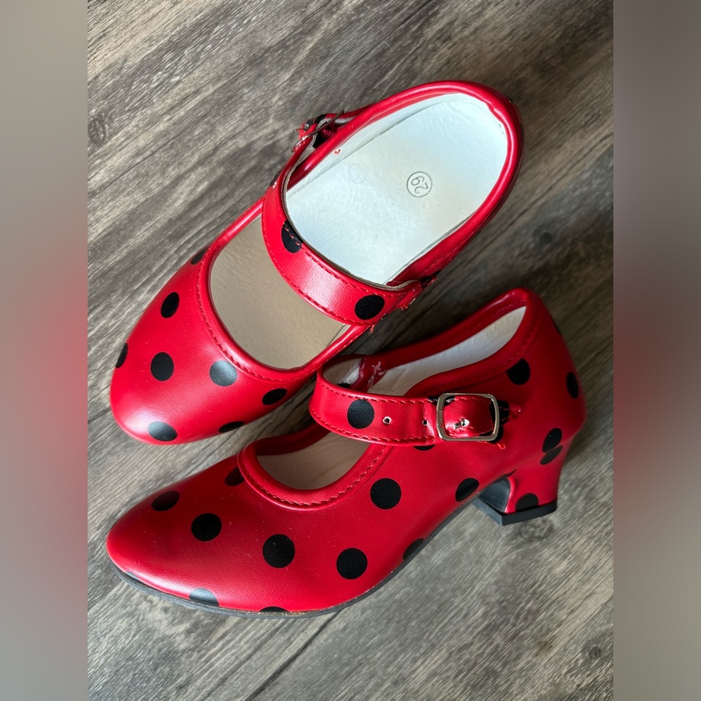 Kids’ Ladybug Mary Janes 29EUR/11-12T US